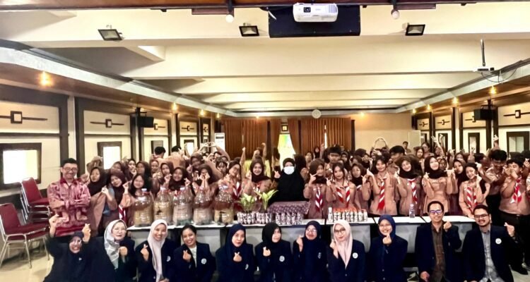 um edukasi Mahasiswa UM Turun Tangan, SMKN 3 Malang Didorong Jadi Pelopor Pengelolaan Sampah Berkelanjutan
