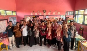 UB Dorong Literasi Digital Guru SD di Lamongan Lewat Pelatihan Visualisasi Data Berbasis AI