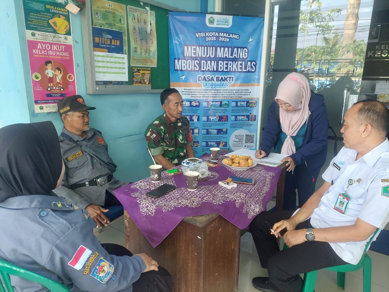 Babinsa Kesatrian Perkuat Komsos Lewat Anjangsana, Jaga Wilayah Tetap Kondusif
