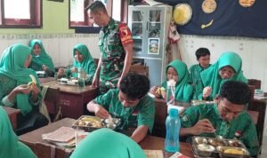 Peran Aktif Babinsa Blimbing dalam Pendampingan Program Makan Bergizi Gratis