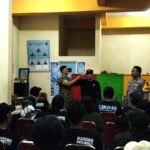 Babinsa Kelurahan Bareng Tingkatkan Kemampuan Satlinmas, Perkuat Sinergi TNI dan Masyarakat