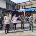 Babinsa Kedungkandang dan Bhabinkamtibmas Jaga Kondusivitas Ibadah di GKIN Narwastu
