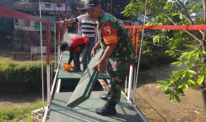 IMG-20260524-WA0110 Koramil Klojen dan Warga Kebut Pengerjaan Jembatan Perintis Garuda, Perkuat Akses dan Perekonomian Masyarakat