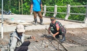 IMG-20260525-WA0045 Jalan Penyambung Jembatan Perintis Garuda Bakalkrajan Mulai Dicor