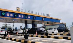 Libur Iduladha Picu Ledakan Arus Kendaraan ke Malang, GT Singosari Padat Ribuan Mobil