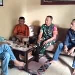 Babinsa Polowijen Pererat Kebersamaan dengan Tokoh Masyarakat Demi Jaga Kondusifitas Wilayah