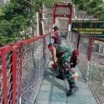 Sentuhan Akhir Jembatan Perintis Garuda, Babinsa dan Warga Klojen Rawat Semangat Gotong Royong