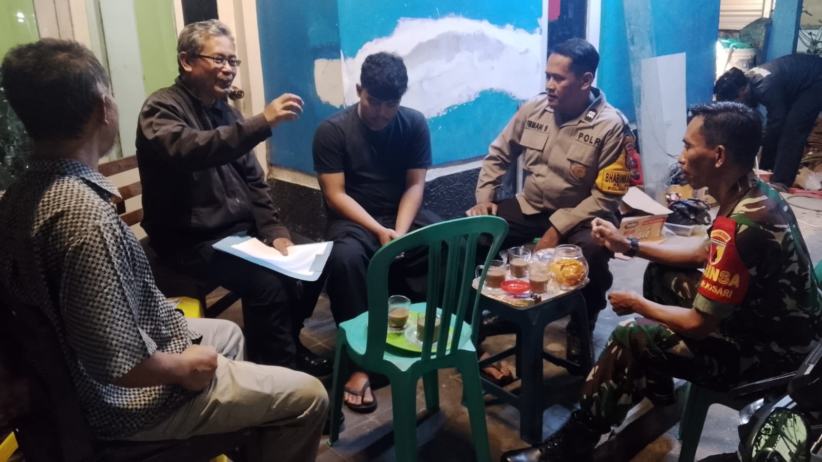 Babinsa Blimbing Perkuat Sinergi dengan Tokoh Masyarakat, Wujudkan Lingkungan Aman dan Kondusif
