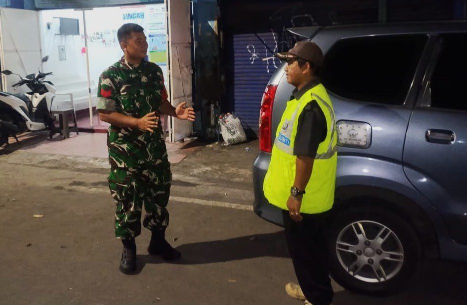 Babinsa Sukoharjo Perkuat Sinergi TNI dan Warga Lewat Anjangsana dan Patroli Dialogis