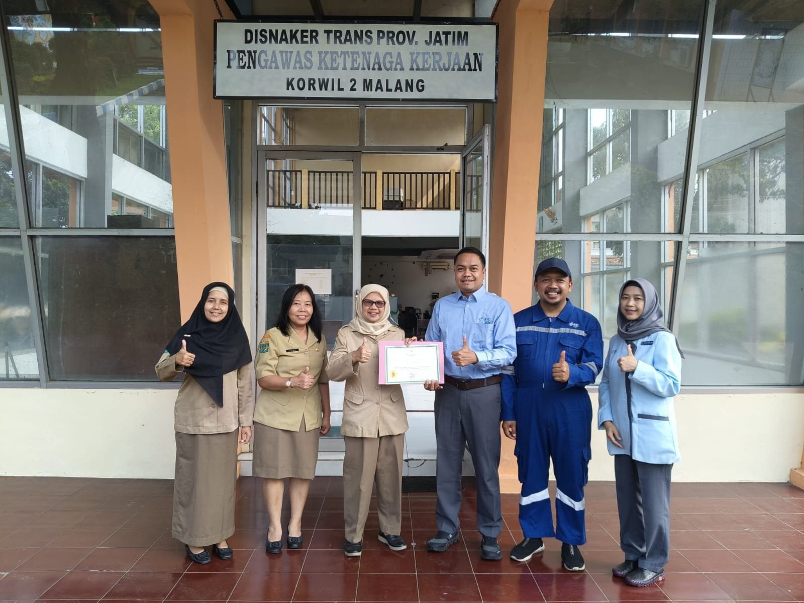 Mbois, !!! IHC RS Lavalette Malang Raih Penghargaan Platinum Menaker RI