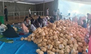 Tinggalkan Kresek, UMM Konsisten Terapkan Kurban Go Green dengan Ribuan Besek Ramah Lingkungan
