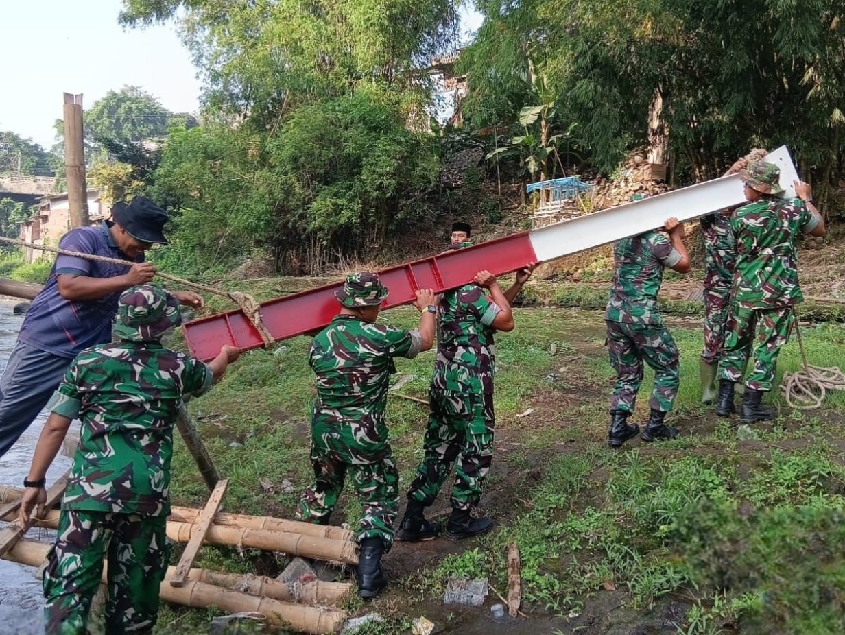 Gotong Royong Personel Kodim 0833, Pembangunan Jembatan Perintis Garuda Tunjukkan Progres Positif