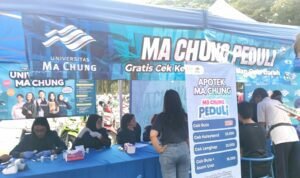 Universitas Ma Chung Gelar “Ma Chung Peduli” di Rampal, Gandeng Lions Club Berikan Pemeriksaan Mata Gratis