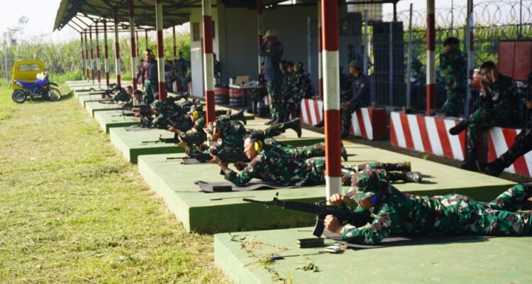 Tingkatkan Profesionalisme Prajurit, Lanud Abdulrachman Saleh Gelar Latihan Menembak Berkala