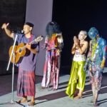 Wak "Jo Tampil Memukau dalam Performance Art “Ngleremno Ati…” Bersama Mlebu Metu di Senaputra.