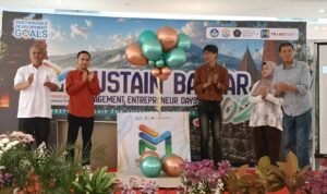 Belajar Bisnis Langsung di Mall, 300 Mahasiswa FEB UB Ramaikan SustainBazaar 2026