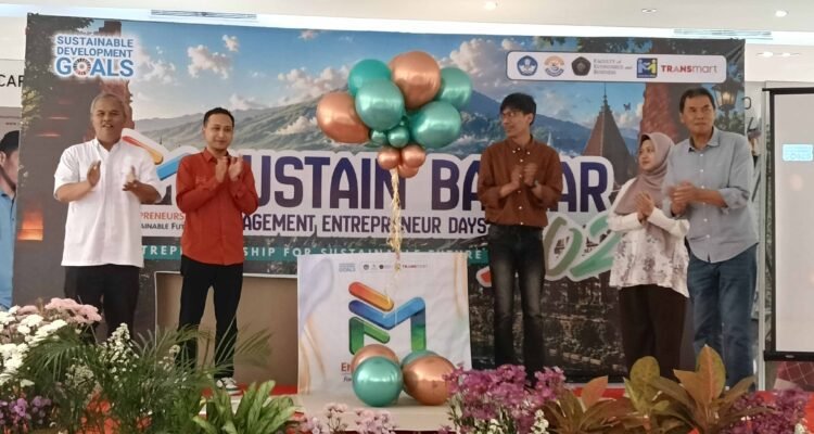 Belajar Bisnis Langsung di Mall, 300 Mahasiswa FEB UB Ramaikan SustainBazaar 2026