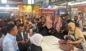 Minyakita dan Beras Medium Hilang dari Pasar Klojen, Khofifah Turun Tangan Soroti Distribusi Sembakonya