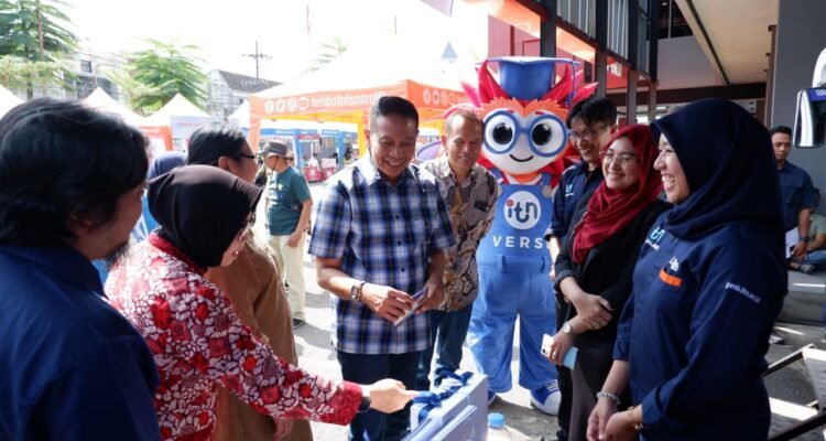 tinjau lapak Wahyu Hidayat Bangga Malang Edu Fest 2026 Jadi Ajang Lahirkan Generasi Emas Indonesia