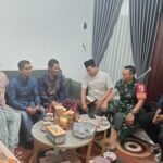 Jalin Kedekatan dengan Warga, Babinsa Tasikmadu Perkuat Kondusivitas Lingkungan