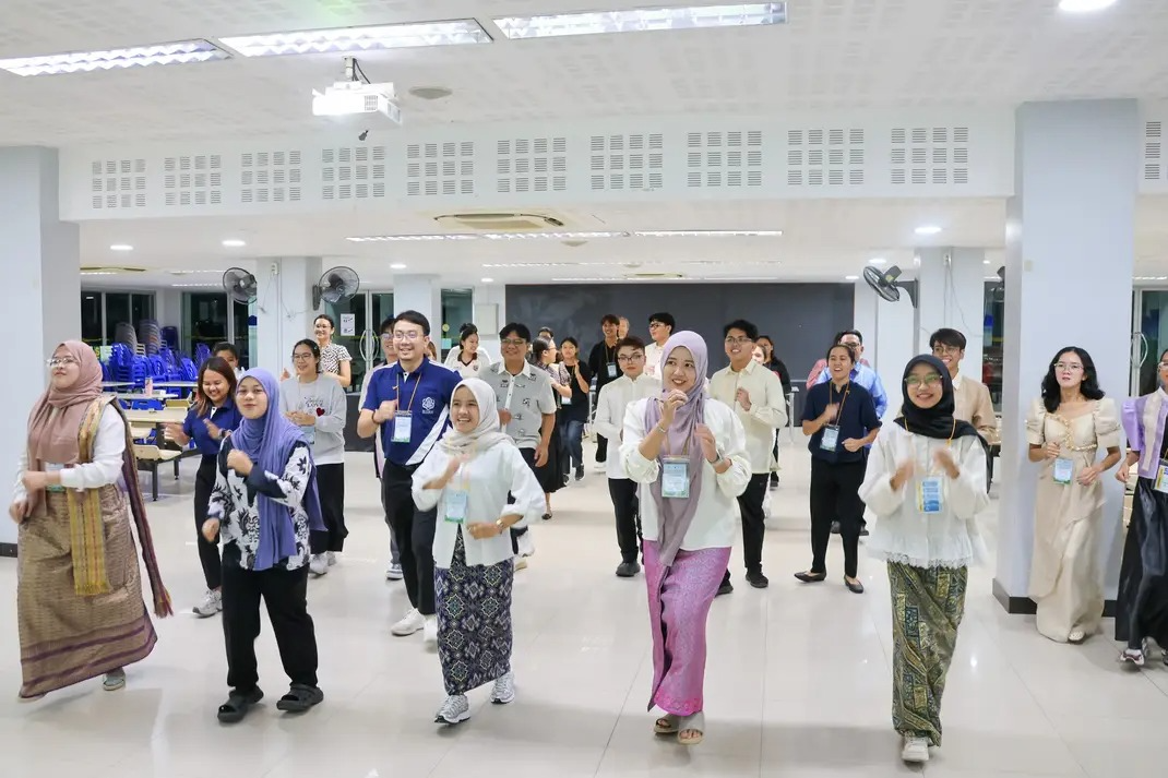 Lima Mahasiswa Kimia UB Ikuti Summer School Internasional di Thailand