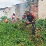 IMG-20260601-WA0081 Perkuat Gotong Royong dan Kepedulian Lingkungan, Babinsa Arjosari Ajak Warga Bersih-Bersih Kawasan Permukiman