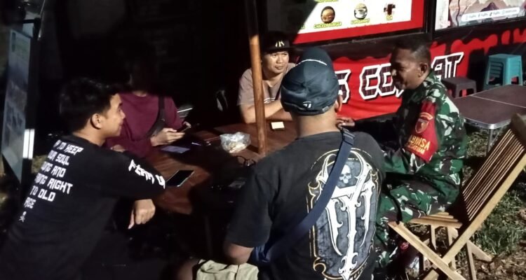 Komsos Humanis Babinsa Kesatrian Perkuat Kedekatan dengan Warga, Jaga Kondusivitas Wilayah