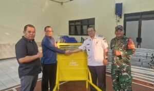 Babinsa Bandungrejosari Dampingi Penyerahan Sarana dan Prasarana, Wujud Dukungan bagi Pemberdayaan Masyarakat