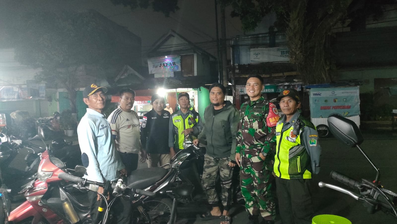 Babinsa Bareng Bangun Kedekatan dengan Warga, Serap Aspirasi dan Jaga Kondusivitas Lingkungan.
