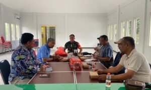 Babinsa Lowokwaru Perkuat Sinergi Kamtibmas Melalui Komsos Bersama Ketua RW
