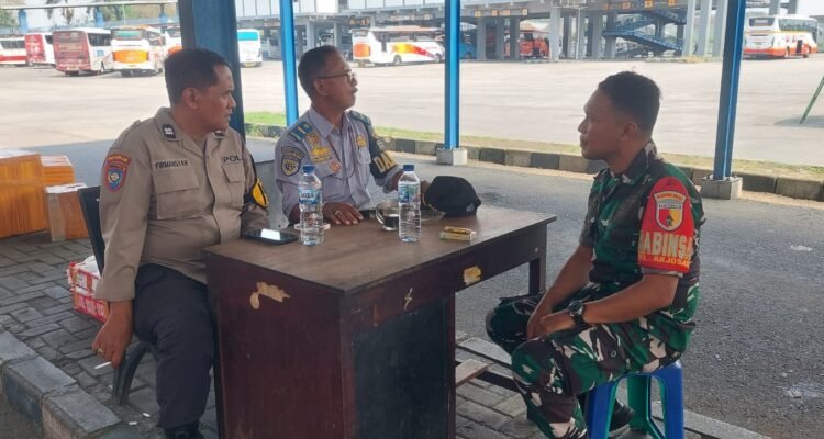 Babinsa dan Dishub Perkuat Sinergi Keamanan Terminal Arjosari