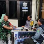 Babinsa Kedungkandang Komsos Bersama Linmas Buring, Perkuat Sinergi Jaga Keamanan dan Ketertiban Wilayah