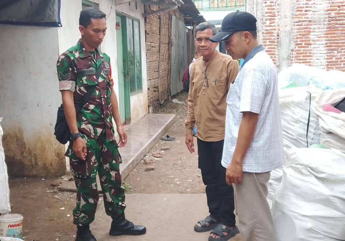 Babinsa Arjosari Gelar Komsos Dialogis Bersama Warga dan Perangkat Kelurahan, Perkuat Sinergi Kewilayahan