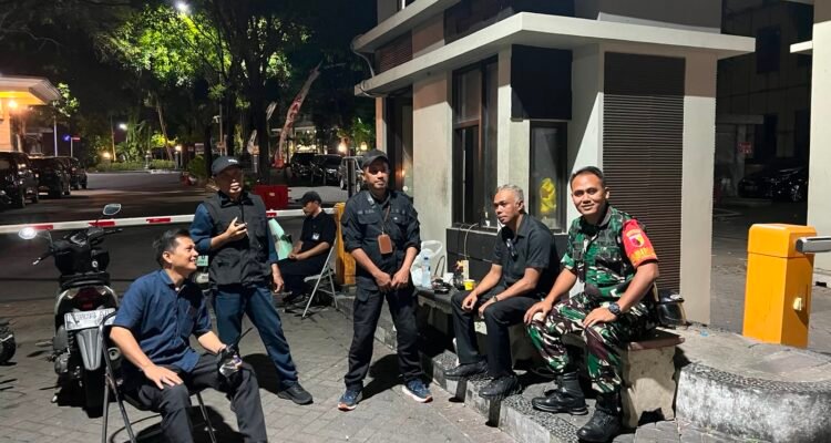 IMG-20260619-WA0130 Perkuat Sinergitas Keamanan, Babinsa Lowokwaru Komsos Bersama Security Universitas Brawijaya