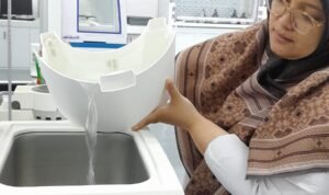 IMG-20260622-WA0132 Dukung Green Campus dan Konservasi Air, FTAB UB Inovasi Pemanfaatan Air Kondensat Dehumidifier sebagai Pengganti Akuades.
