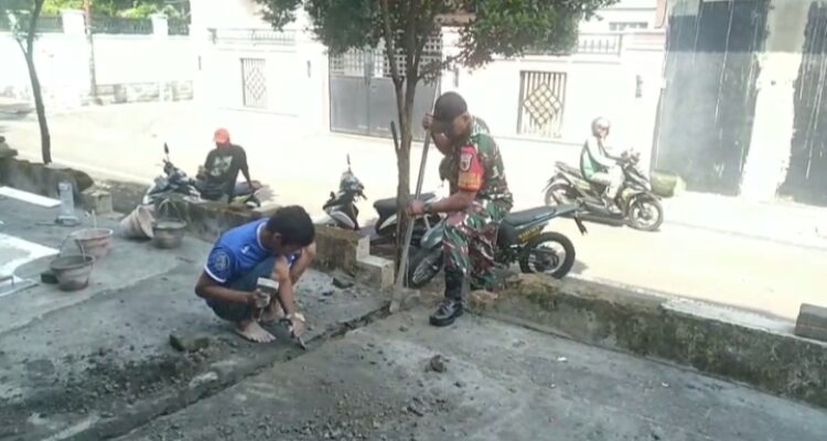 IMG-20260624-WA0047 Wujud Guyub Rukun, Babinsa Kotalama dan Warga Gotong Royong Bangun Drainase Lingkungan