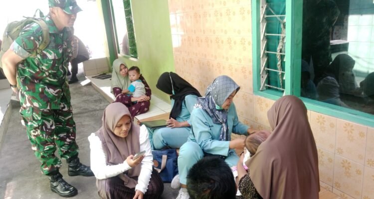 IMG-20260624-WA0053 Babinsa Mergosono Dampingi Percepatan Imunisasi Campak, Tingkatkan Kesadaran Warga Jaga Kesehatan Anak