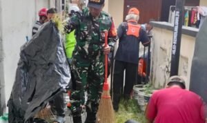 Babinsa Klojen Dukung Gerakan Angkut Sampah dan Sedimen (GASS), Wujudkan Lingkungan Bersih dan Sehat