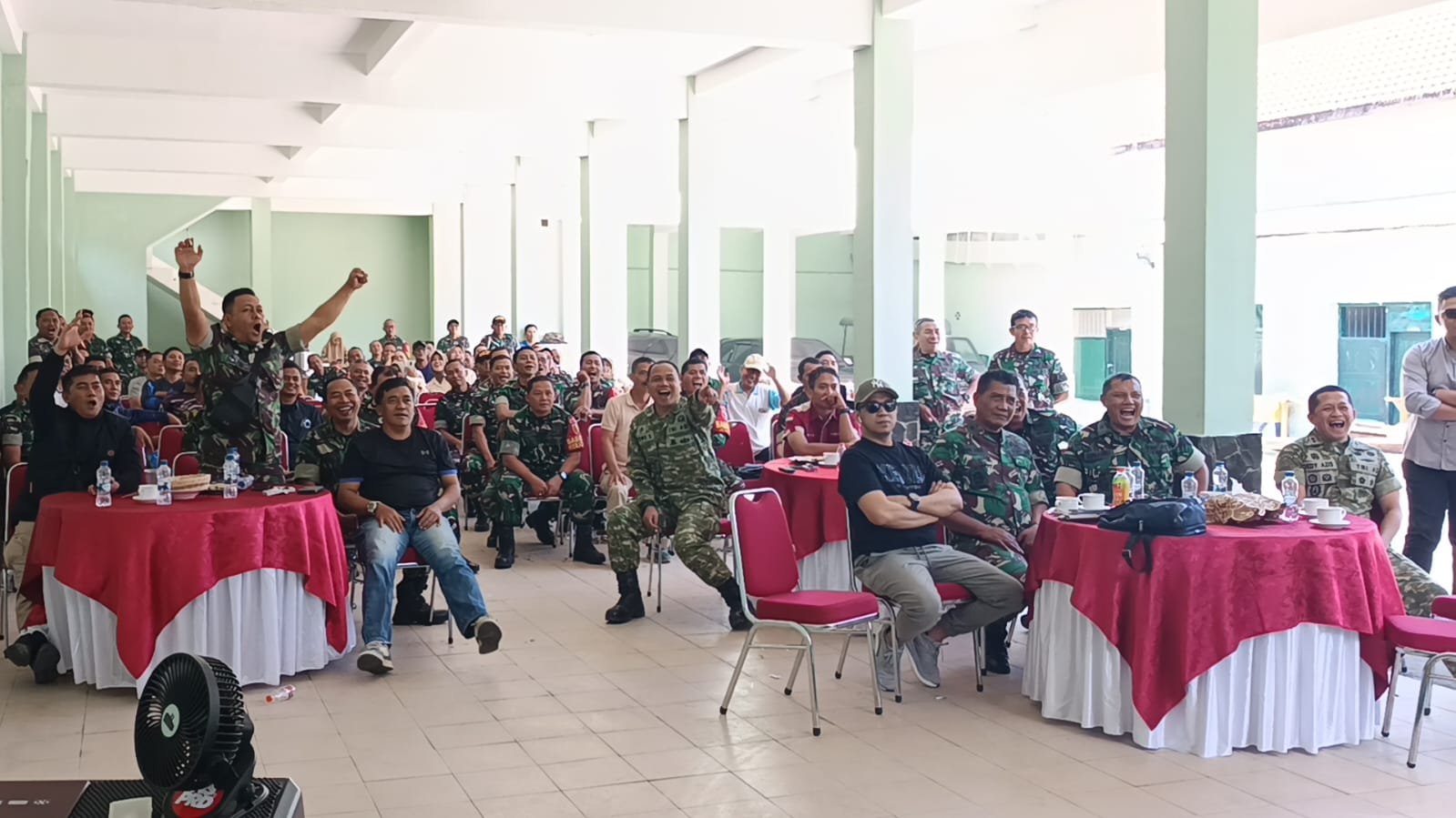 Kodim 0833/Kota Malang Gelar Nobar Piala Dunia Bersama Warga, Pererat Kemanunggalan TNI dan Rakyat