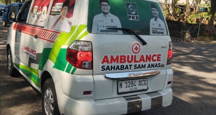 c1_20260609_14370672 Ambulans Gratis Sam Anas Evakuasi Korban Kecelakaan ke RST Soepraoen