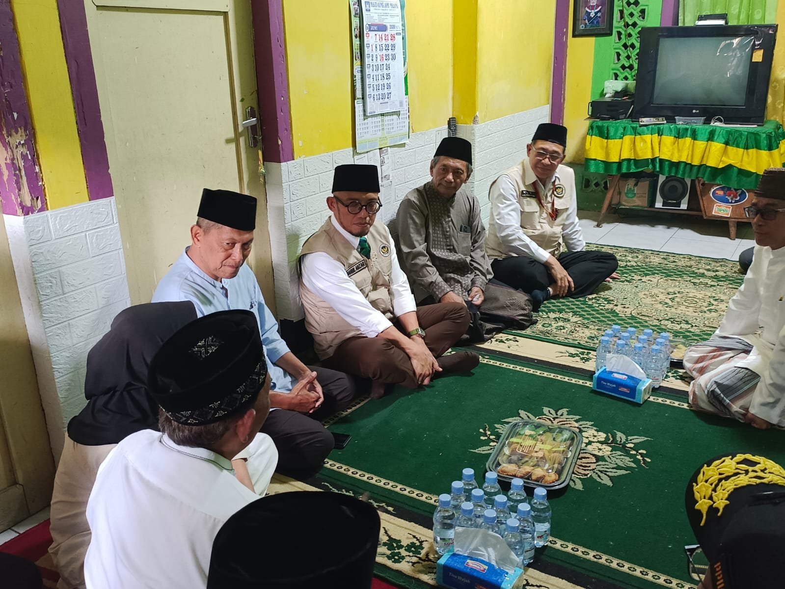 Di Tengah Duka Kehilangan Istri, Dedikasi Petugas Haji Asal Malang Tuai Penghargaan Wamen Haji