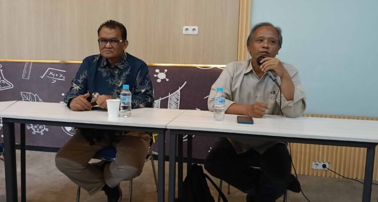 "NGOPISAM" Guru Besar FSTeM UB Kembangkan Metode Filter 2D, Buka Jalan Pengaturan Celah Energi Material Masa Depan.