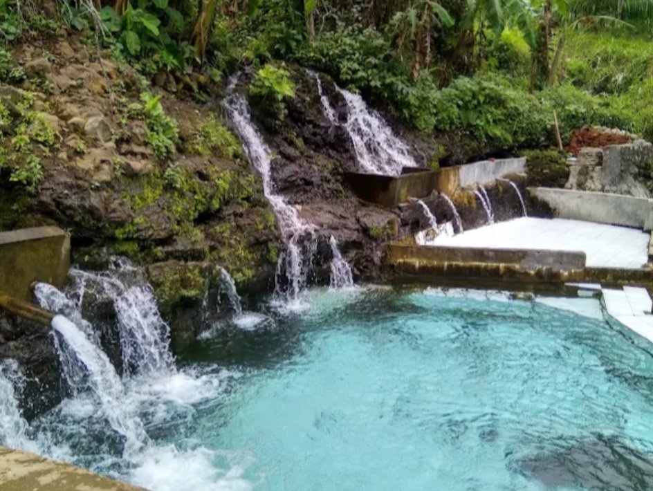 Mata Air Kalireco Lawang: Kolam Alami Kaki Arjuno yang Jernih, Gratis, dan Sepi Pengunjung.