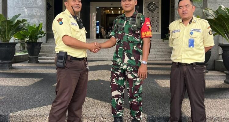 Babinsa Lowokwaru Jalin Silaturahmi, Perkuat Sinergitas dengan Universitas Brawijaya.