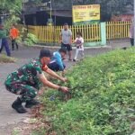 IMG-20260705-WA0054 Gotong Royong Bersama Warga, Babinsa Blimbing Wujudkan Lingkungan Bersih dan Sehat