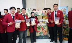 Mahasiswa UMM Ciptakan Galorfeed, Pakan Alami Tingkatkan Kualitas Telur Ayam Petelur