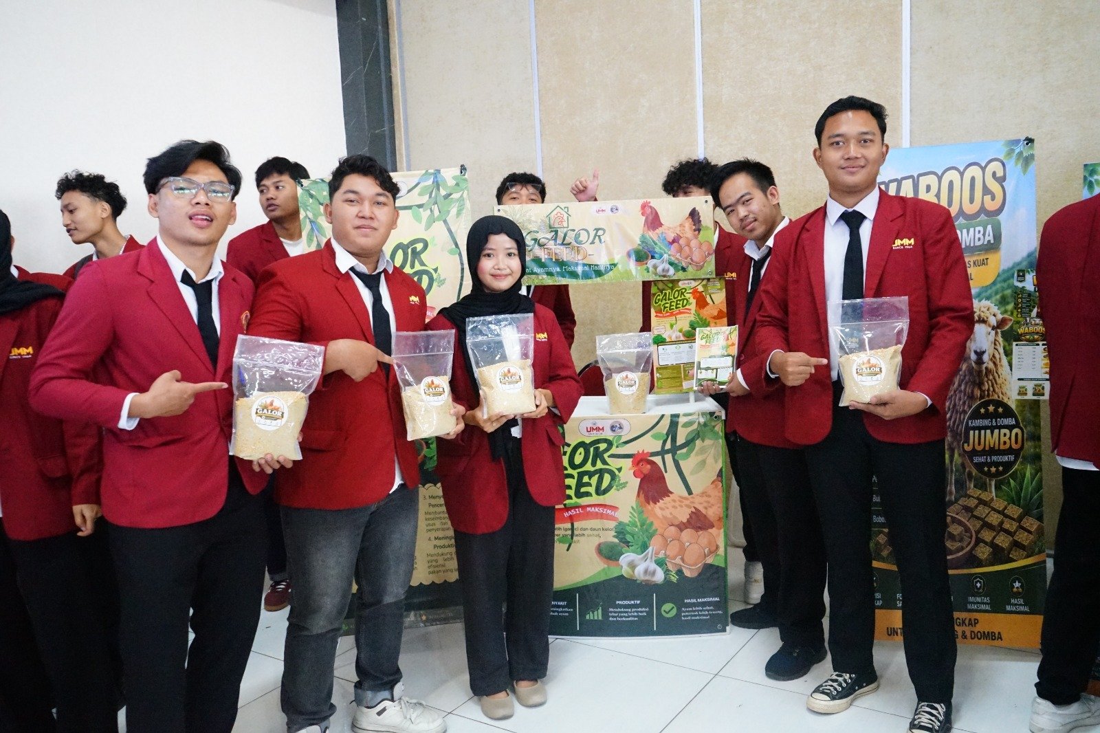 Mahasiswa UMM Ciptakan Galorfeed, Pakan Alami Tingkatkan Kualitas Telur Ayam Petelur