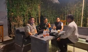 IMG-20260711-WA0081 Babinsa Lowokwaru Aktif Bangun Kedekatan dengan Warga, Perkuat Sinergi Jaga Kondusivitas Wilayah.