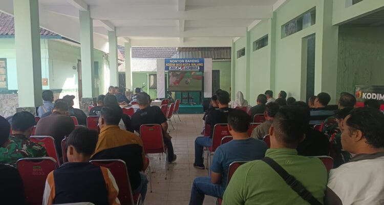 Nobar Piala Dunia, Kodim 0833 Kota Malang Perkuat Kemanunggalan TNI dan Rakyat Lewat Komsos