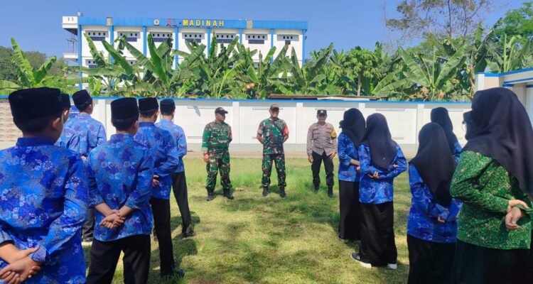 IMG-20260712-WA0104 Babinsa Sawojajar Bekali Santri Al Madinah Wawasan Kebangsaan dan Disiplin PBB